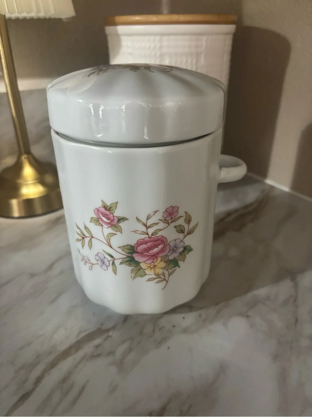 FTDA Vintage Floral Covered Porcelain canister ‎ with Lid